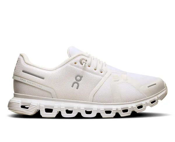 On WOMEN'S CLOUD 6 WHITE